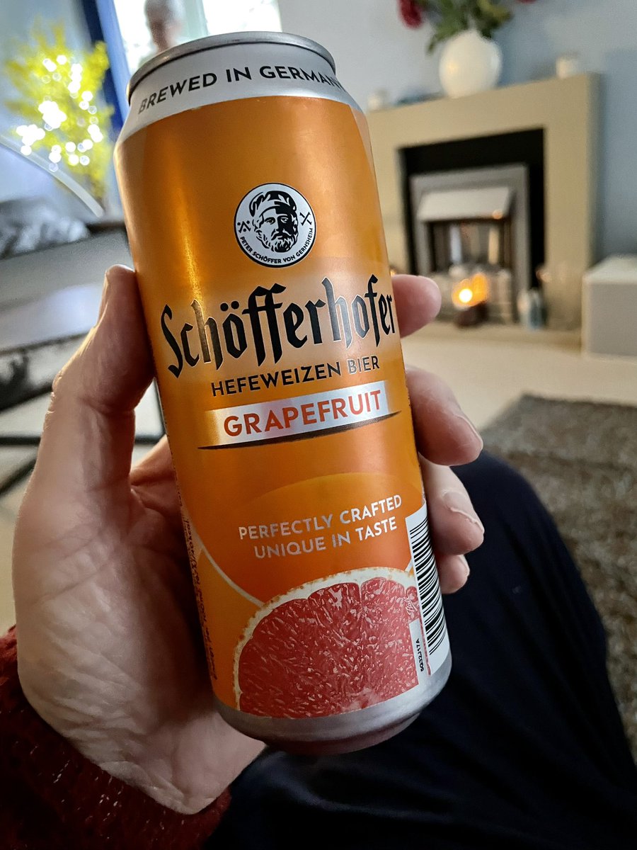 barclerk's tweet photo. A nice grapefruit beer to keep me going until the Chinese takeaway is delivered from Rye…#saturdaynightin https://t.co/DmGrNyVcok