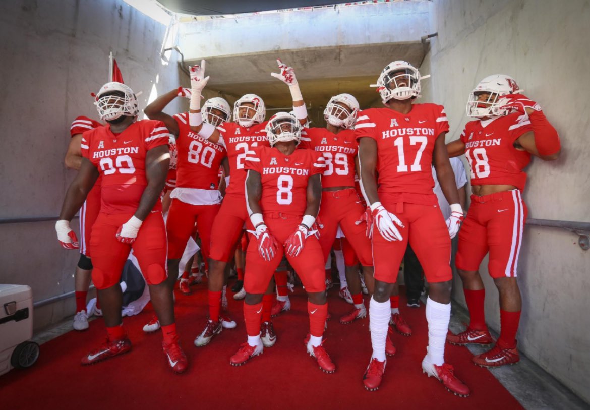 Wow!!! #AGTG🙏🏾 Extremely Blessed To Receive an Offer From The University Of Houston @wesley_fritz @Emannaghavi @CoachWEFritz @Coach_Hammer @franktrop5 @Coach3douard