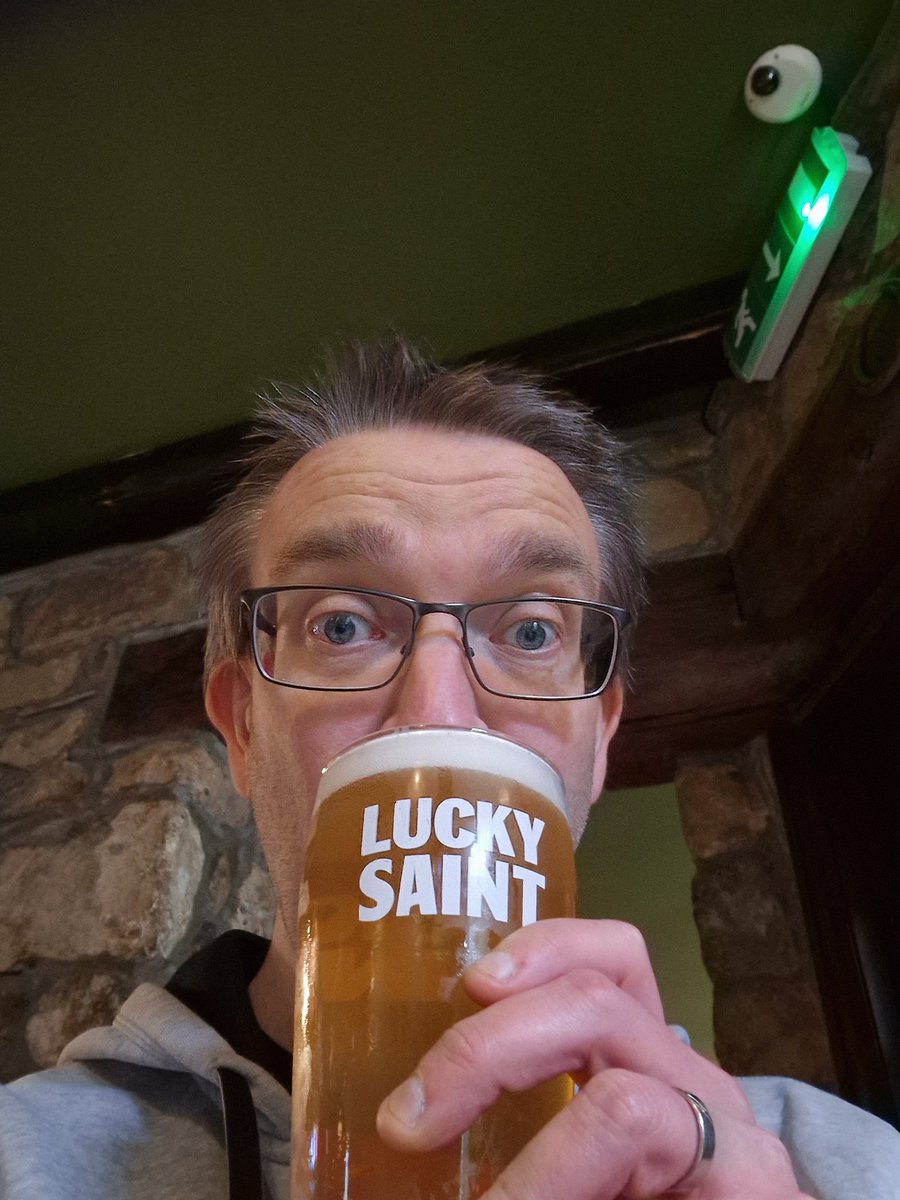 The <a href="/CastleInnPembs/">Castle Inn | Pembrokeshire</a> has <a href="/LuckySaintBeer/">Lucky Saint</a> on tap. It's always been a favourite haunt when down West, but this is a game changer! 😍🍺 The quality of NA beer has increased dramatically over the past couple of years, but it's so hard to find it on draught.