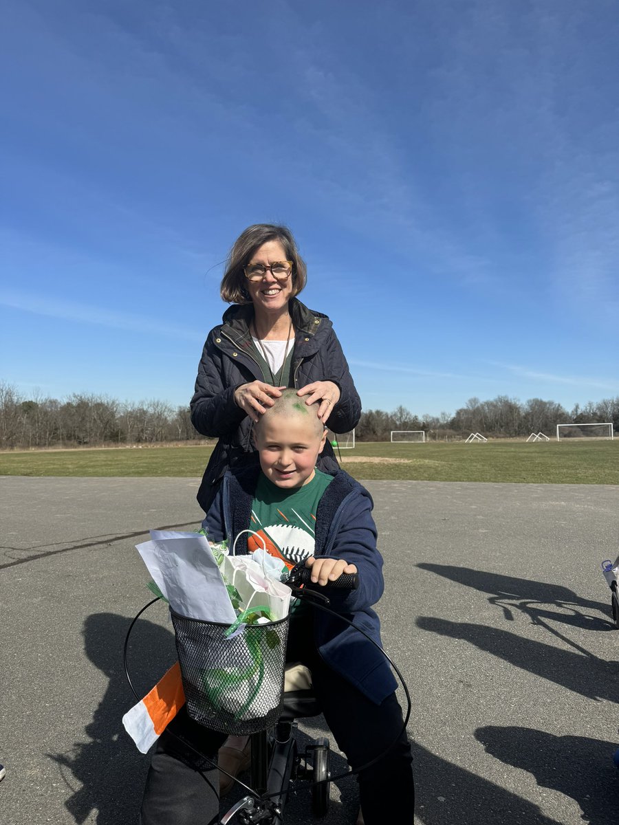 Angie_farf's tweet photo. ☘️💚☘️💚Woohoo! Go Johnny! Thank you so much to each amazing person supporting his journey &amp; contributing towards such an incredible organization; your kindness will undoubtedly make waves in helping others. ☘️💚☘️💚 @StBaldricks @EAFinnegan @MsGiacino #beartavernpride https://t.co/e4GjAlHU3D