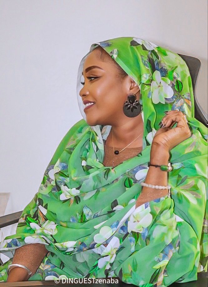 DINGUESTZenaba's tweet photo. ✨Brown chadian lady 💚🖤🤎
Je réponds à vos questions ce soir. Let’s go my OrtiLovers 😉😘❤️👑
#Tchadienne #chadia #Chadian #africainstyle #Africains #OrtiLovers #Dinguest #zenab #Orti #questions https://t.co/yi149vWebN