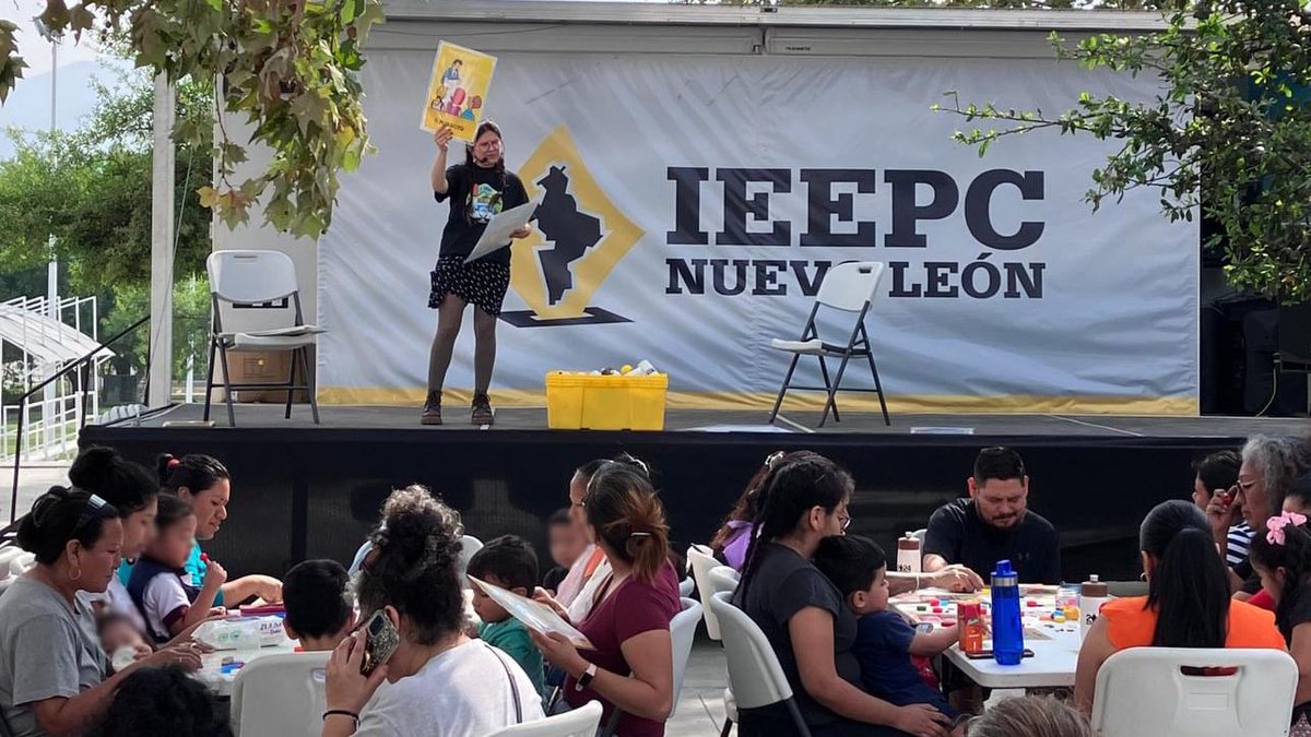 ieepcnlmx's tweet photo. 🚍El Camión de la Ciudadanía llevó a cabo la actividad "Loteria de la Democracia",en las instalaciones del Macrocentro Comunitario San Bernabé, Monterrey, contando con la participación de 48 personas adultas y 15 infantes, impulsados por aprender y participar en actividades que promuevan el conocimiento cívico y la participación ciudadana.

Sigue la #Ruta365 y no te pierdas las próximas actividades que tendremos en las nuevas paradas dentro del estado de Nuevo León. 🚍#AbriendoBrecha