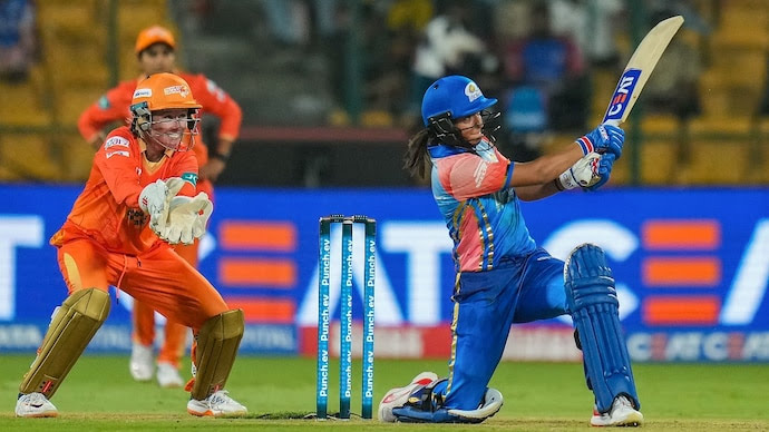 Rajrko50's tweet photo. Highest Individual Scores in Successful Chases in WPL

99* - Sophie Devine (RCB) vs GG, 2023
96* - Alyssa Healy (UPW) vs RCB, 2023
𝟵𝟱* - Harmanpreet Kaur (MI) vs GG,

#WPL2024 #WPLDrive #HarmanPreetKaur #MumbaiIndians https://t.co/V0VM9902gz