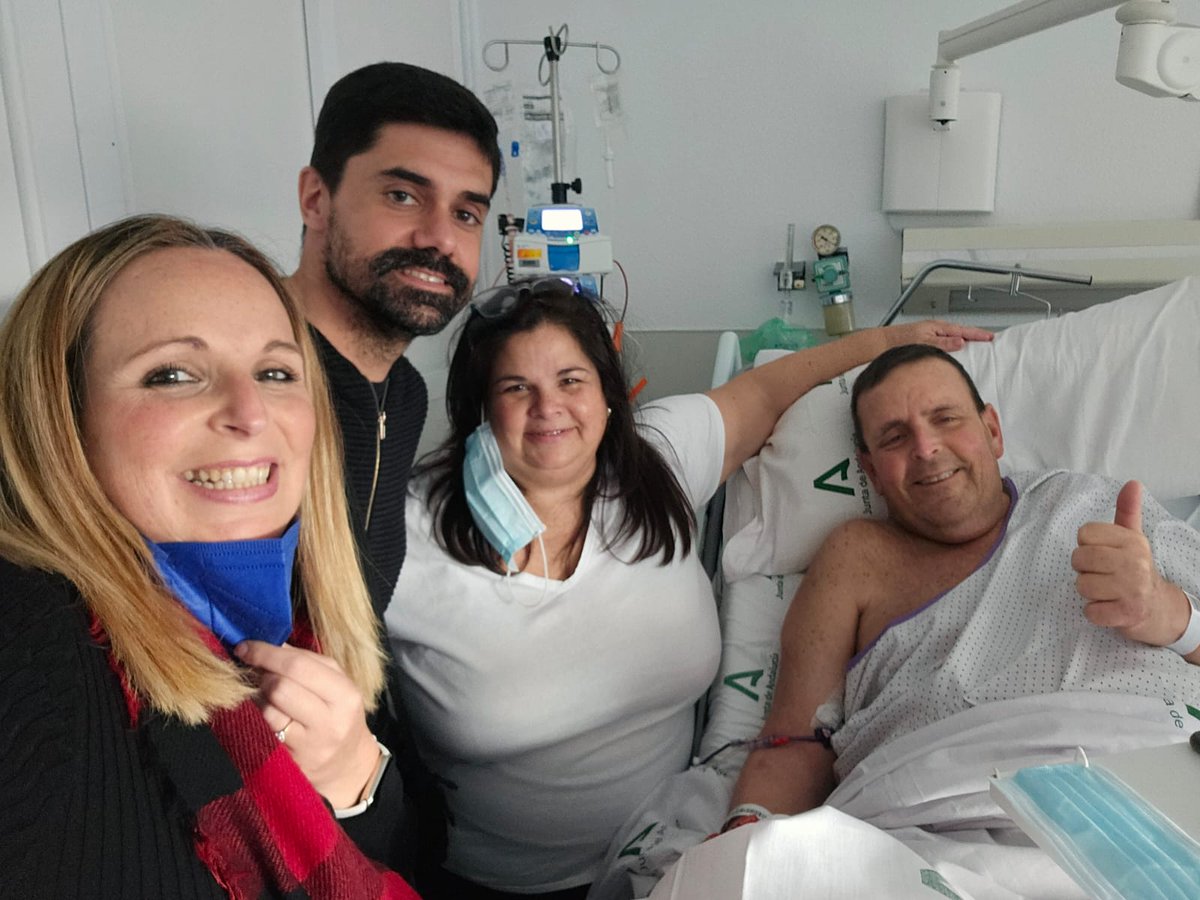 Tras otra mañana complicada de hospital, visita de mis hermanas y cuñados, relevo a mi a @merchidelgado de su hermana Ángeles por la mañana y por la noche de mi hermana Chari. Cracks máximas. A seguir... #SomosImparables #SeguimosJuanma #yomecuro