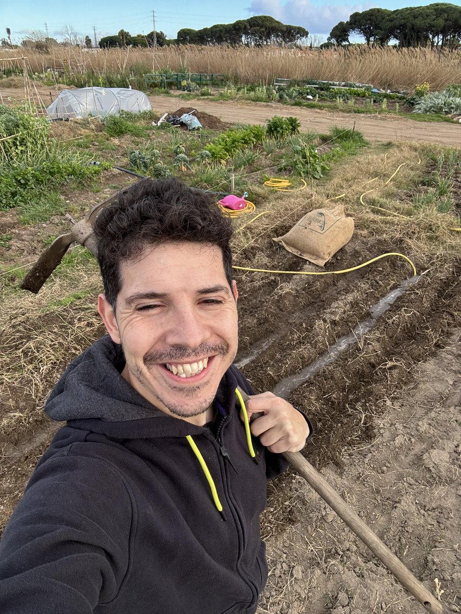 midudev's tweet photo. Gracias JavaScript…
Pero he alquilado un huerto para desconectar 👨‍🌾 https://t.co/TxKrW12FTk
