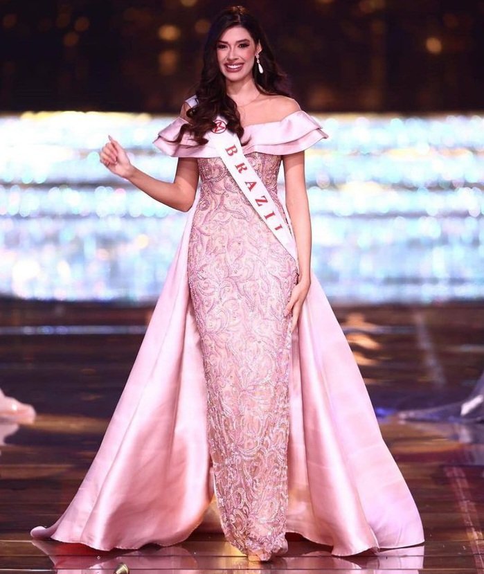 LindaBF2022's tweet photo. Letícia Frota, from Amazonas, Brasil, 20 anos apenas, top 8 e vencedora do BWP.
Histórica!
#MissWorld2024 #missbrazil
#MissWorld https://t.co/dfSljL7KgF
