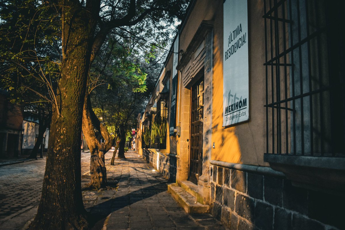 OscarPhotograp3's tweet photo. Cabrito de marzo, y cordero de enero
.
.
.
#OscarPhotographyCapturandoLaRealidad #Marzo2024 #chasingrooftops #citykillerz #citylife #cityscape #neverstopexploring #urbanandstreet #urbanphotography #urbex #streetmobs #streetphotography https://t.co/p6WXgy51Wp