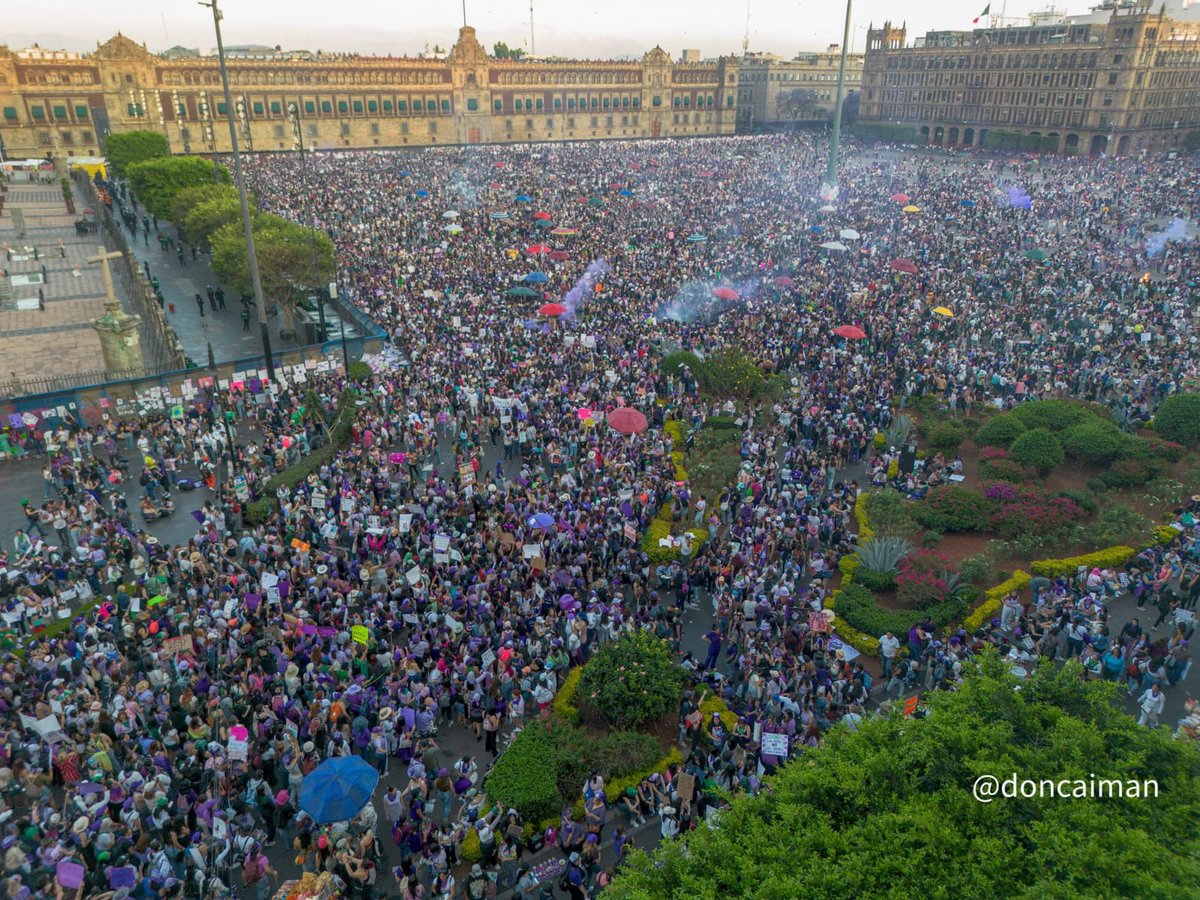 ispelsalvador23's tweet photo. Este #8deMarzo se conmemoró el #DiaInternacionalDeLaMujer donde millones de mujeres afiliadas a la @ISPinteramerica hicieron movilizaciones en el mundo 🌎, donde exigieron respeto a los derechos laborales y humanos. https://t.co/My3UUSKQQy