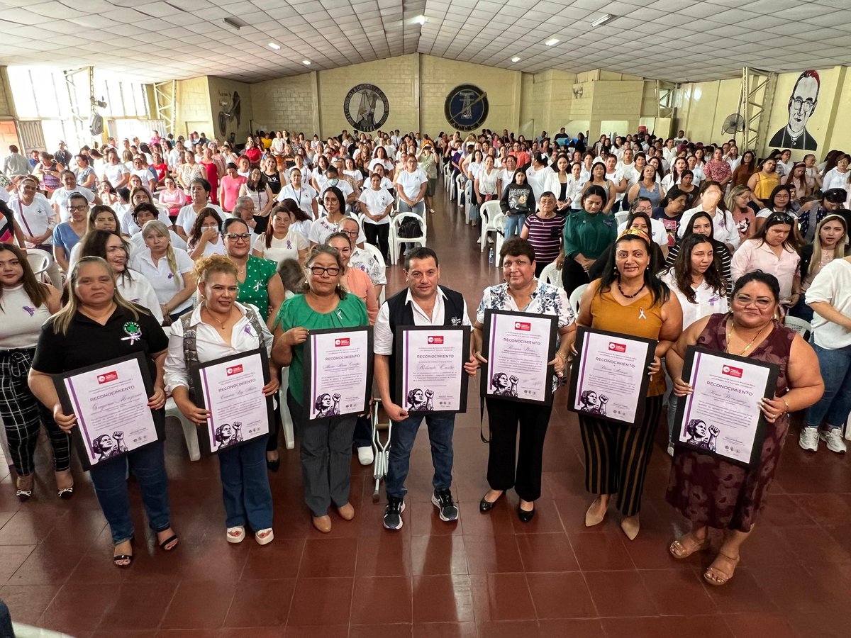 ispelsalvador23's tweet photo. Este #8deMarzo se conmemoró el #DiaInternacionalDeLaMujer donde millones de mujeres afiliadas a la @ISPinteramerica hicieron movilizaciones en el mundo 🌎, donde exigieron respeto a los derechos laborales y humanos. https://t.co/My3UUSKQQy