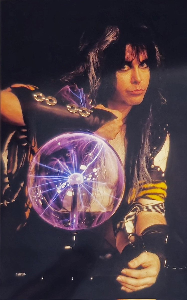 WaspFanClub's tweet image. The Master Hellion, Blackie Lawless of W.A.S.P. 

L.O.V.E. MACHINE video shoot outtake photo 

#BlackieLawless #wasp #LoveMachine 
@WASPOfficial