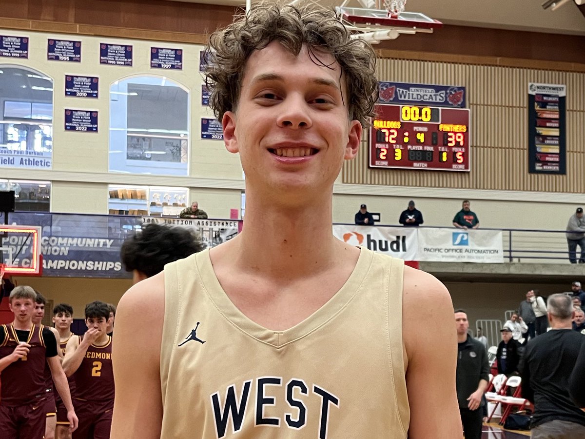 Solid game from Jackson Strandy this morning. The unsigned @westalbanybball senior is long and lanky at 6-5, competes on the glass and has a nice touch on his face up jumper. He tallied 8 points and 5 rebounds, canning two threes as the Bulldogs captured 4th at 5A state.