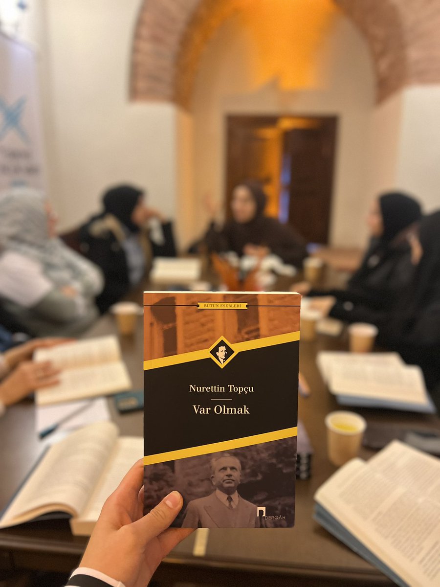 Üniversite Hanım Koordinatörlüğü olarak her ay düzenlediğimiz "Bir Oku Bin Düşün Kitap Tahlili" programımızda bu ay okuduğumuz kitabı değerlendirdik. Mart ayının kitabını belirledik✨

#KampüslerBizeEmanet