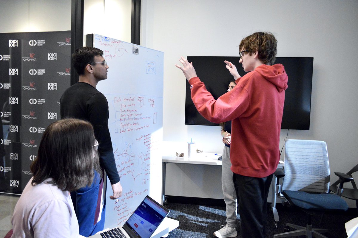 Day 1 Recap: Spirits were high with LOTS of workshops, swag, food, meeting new people, and other activities! We started off the day with the sponsor expo and ended with potbelly milkshakes 🥤 while gaming in the esports lounge 🎮. Couldn’t have asked for a better turnout this day