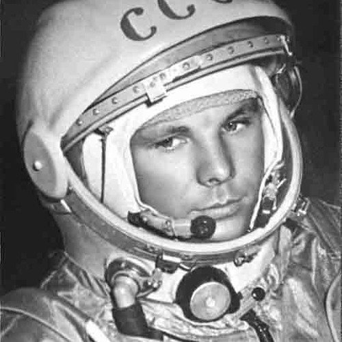 EmbSergio's tweet photo. 🚀 Hace 90 años nació Yuri Gagarin, el primer ser humano que conquistó el espacio ultraterrestre.

Gagarin era valiente, decidido y resistente, y también muy encantador y modesto. 

☝️Visitó 29 países como embajador de la paz.

🔗https://t.co/5KeTWb7Bxk https://t.co/ay1X0sjhEE
