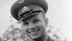 EmbSergio's tweet photo. 🚀 Hace 90 años nació Yuri Gagarin, el primer ser humano que conquistó el espacio ultraterrestre.

Gagarin era valiente, decidido y resistente, y también muy encantador y modesto. 

☝️Visitó 29 países como embajador de la paz.

🔗https://t.co/5KeTWb7Bxk https://t.co/ay1X0sjhEE