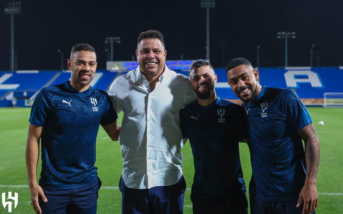 Alhilal_FC's tweet photo. 📸 الظاهرة "رونالدو" في مقر #كبير_آسيا 🤩💙

#الهلال https://t.co/mLK5qc7lbY