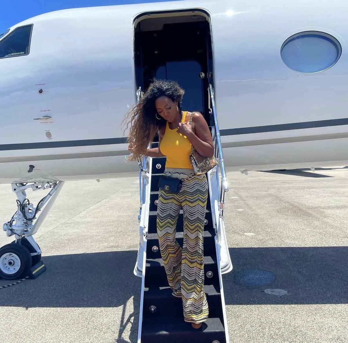iconickmoore's tweet image. Off a #jet, the only place to be today is @TEMSMediaRP awards. Remember it’s #InviteOnly 👀😘 #ICWDC🍒
