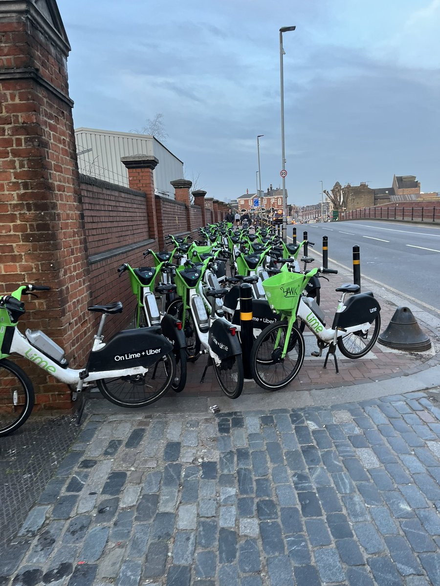 🤯

<a href="/LimeBikes/">Lime Bikes</a> - these have been dumped on St John’s Hill, Battersea - taking up the entire pavement

This isn’t good enough, and it keeps happening. It’s especially unfair on people who use mobility aids and families with young children

<a href="/wandbc/">Wandsworth Council</a> needs to take action