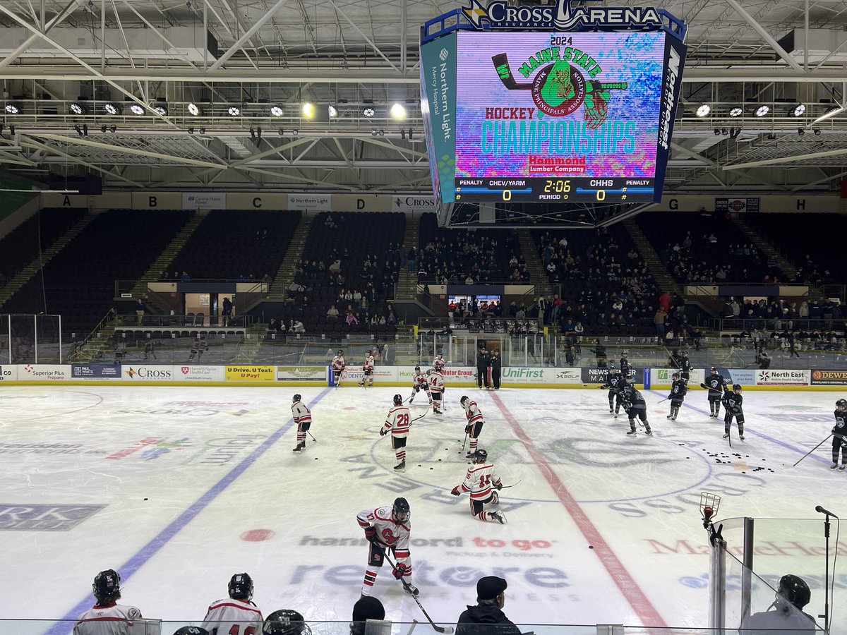 VS_Sports_ME's tweet photo. Camden Hills about to square off with Cheverus/Yarmouth for Class B state ice hockey championship!#mesports https://t.co/2khwv4uzvb