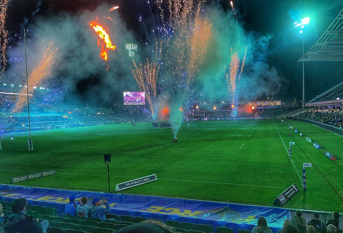 balumbah's tweet photo. My team lost, but did so in a manner, that I can't wait to go to the Force Field on Friday.
Great stadium, easy access, public transport/parking if I drove, and well-priced food and beverages.
Good pre and mid-game entertainment.
Just wish it was winter though
#NotBinary https://t.co/ueov7tHb1J