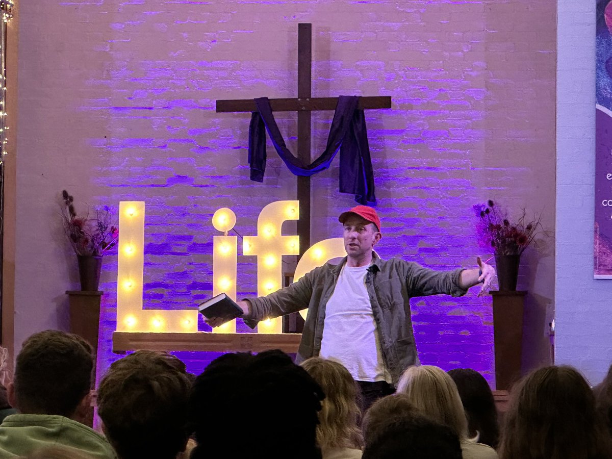 churchonthemag's tweet photo. We had a brilliant time at #NightLife this evening. Fabulous to welcome over 80 young people, 55 of whom were from Gorleston. Excellent talk from @natemorganlocke of @SpeakLifeUK.
#growingyounger #youthwork
@DioceseNorwich @HTNorwich @CGCNorwich @ap4l @churchofengland https://t.co/cTemmoSijP