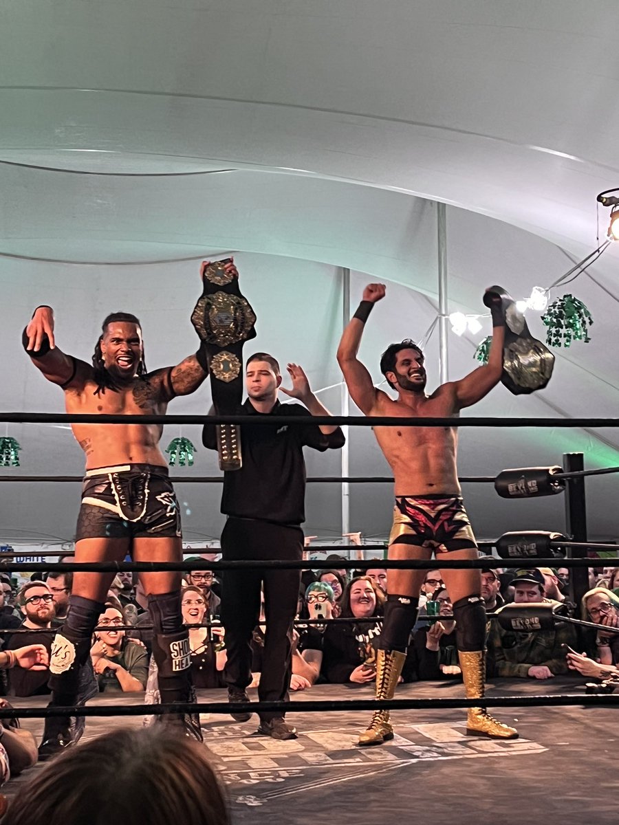 KevinHBrady's tweet photo. @suavemansoor @GREATBLACKOTAKU I was not familiar with MxM prior to last night but damn can you guys work. You’re going to get everything you’re after and will deserve it all. 

Sincerely, the guy in that picture taking your picture. https://t.co/5wfhkT3QRb