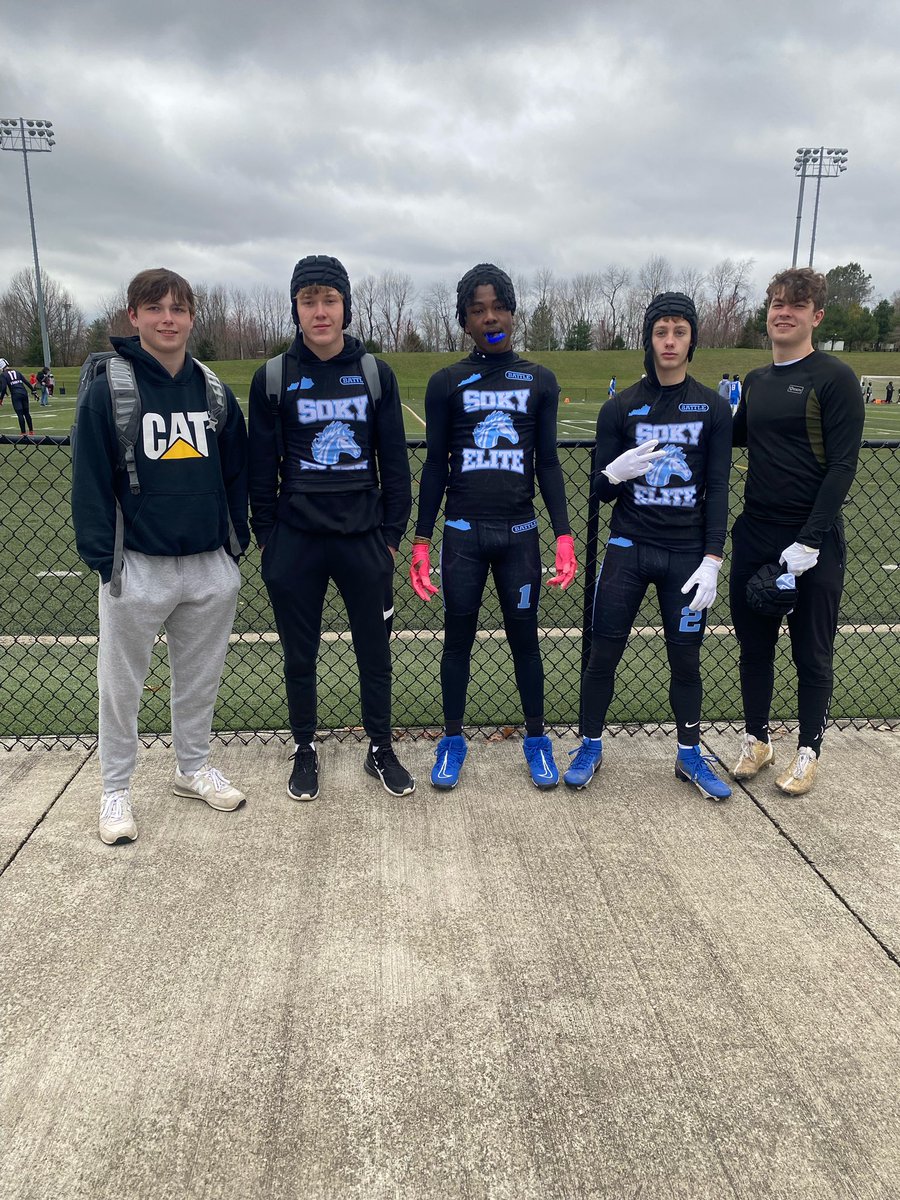 Barren County Trojans Football (@barrentrojans) on Twitter photo Football never ends for some people!
Young guys putting in the work this offseason with <a href="/SOKYElite/">Southern Kentucky Elite</a> 💪🏈
#FightOn #1-0 Football never ends for some people!
Young guys putting in the work this offseason with <a href="/SOKYElite/">Southern Kentucky Elite</a> 💪🏈
#FightOn #1-0