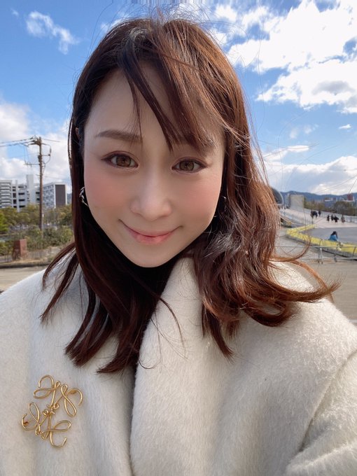広島市でサイン会撮影会❣️よろしくお願いします🥺広島でのサイン会はじめてです😆 会いにきてねー😉 🎉3月10日(日)に開催🎉 ①部/11:30〜 ②部/15:30〜 場所👉マイアミ書店八木店にて  八木店にて店頭発券中！<a href="/tag/%E5%B7%9D%E4%B8%8A%E3%82%86%E3%81%86"class="tags"><span>#川上ゆう</span></a><a href="/tag/%E9%9F%93%E5%9B%BD"class="tags"><span>#韓国</span></a><a href="/tag/%E5%8F%8B%E7%94%B0%E7%9C%9F%E5%B8%8C"class="tags"><span>#友田真希</span></a>