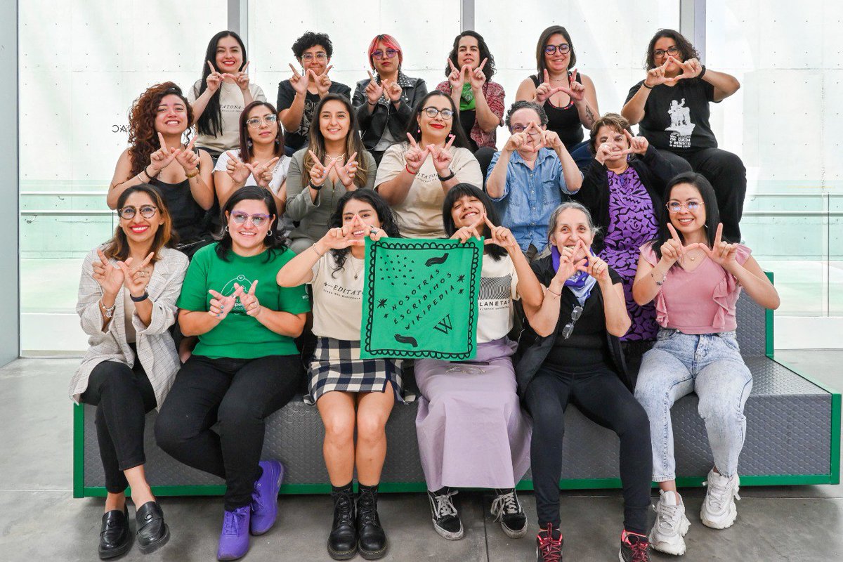 editatona's tweet photo. Muy contentas y agradecidas con las participantes a la #Editatona Mujeres Artistas Mexicanas 2024 de @artandfeminism en el @muac_unam, en la @UAMAzcOficial y en línea. 🌐✏️📚🖥️👩‍🦱

¡Les compartimos unas fotitos! 📸👩‍🎨✨

#8M2024
#MarzoExtendido
#NuncaMásWikipediaSinNosotras💜 https://t.co/4bAaTk3o7z
