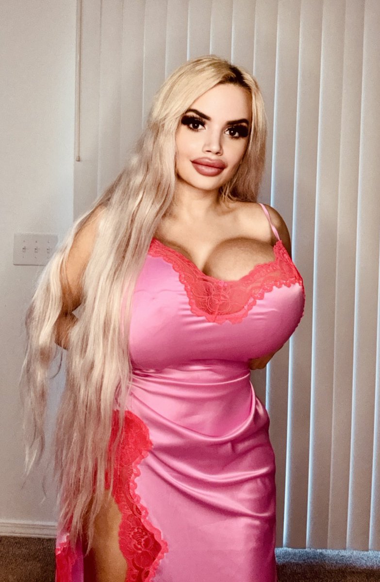 Check out this Barbie onlyfans.com/hotgirlchloec #barbie #blonde #cute #bimbo #bimbofication #xlimplants #silicone #doll #foodie #playtime #trophywife #pretty #pink #skims
