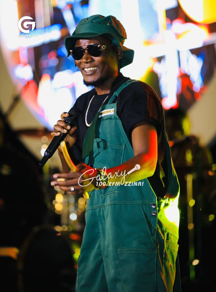 MgrHannz's tweet photo. @samasolja doing his best on stage
#Jinjera
#ReggaeOverDrive https://t.co/yyiCCoo2ue