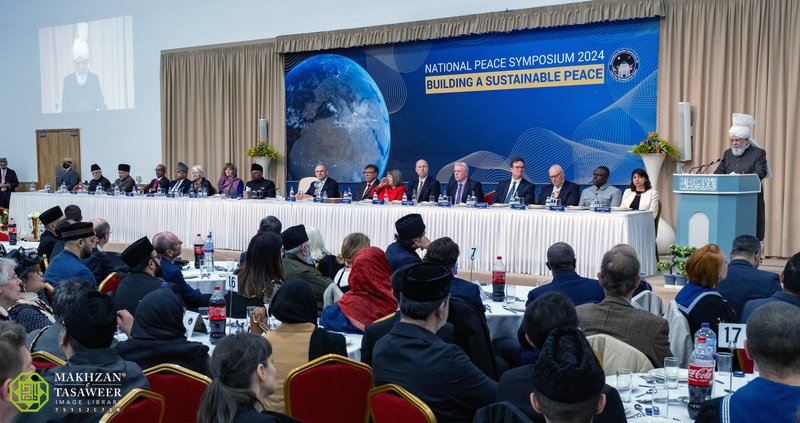 Unjust Policies of Major Powers are Causing Chaos in the World: The World Head of the Ahmadiyya Muslim Community, Hazrat Mirza Masroor Ahmad delivered a wide-ranging address on the roots of the disorder and conflict in the world today. 🧵 1/7