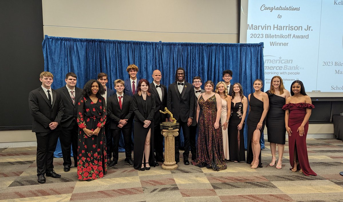 2024 TQC Foundation scholarship recipients, who have overcome significant challenges to achieve at the highest levels, with BA winner @MarvHarrisonJr and keynoter @DannyWuerffel at the 2024 BA banquet. To date: over $5 million in scholarship benefits.