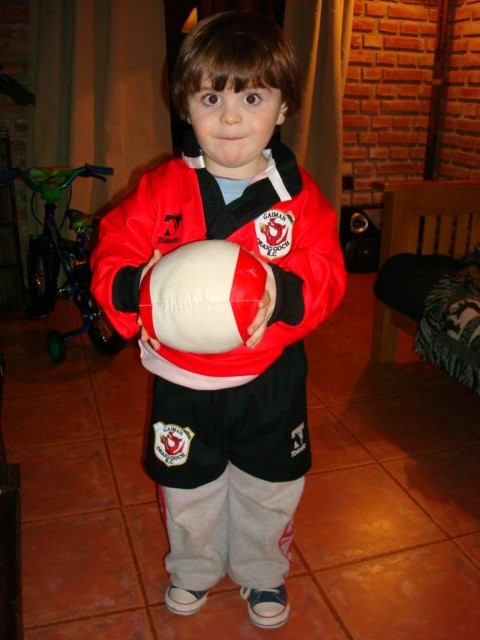 Toda la vida con el Dragón en el pecho. Y hoy debutó en la primera de nuestro amado <a href="/DraigGoch2/">Draig Goch Rugby Club</a>. Felicitaciones <a href="/vinchigb/">vicente</a>!!! Una enorme emoción.