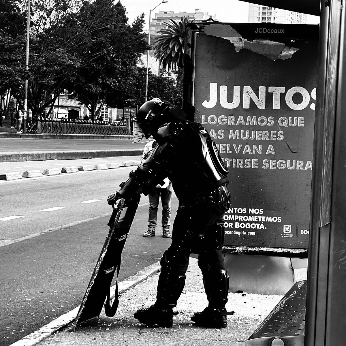 Joshua Collins (@murosinvisibles.bsky.social) tweet media