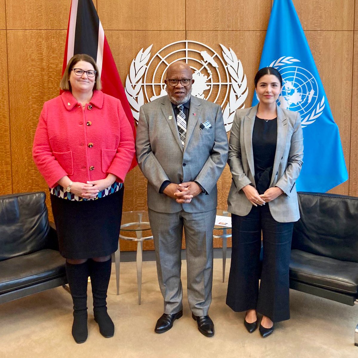 UN_PGA's tweet photo. Excellent exchange with Co-facilitators 🇨🇷🇳🇿 on preparations for the General Assembly high-level plenary meeting on sea-level rise in September 2024.
Congratulated them on their leadership, progress achieved, & reiterated my strong support for their efforts.
#ShoreUp https://t.co/f9EAPXF87N