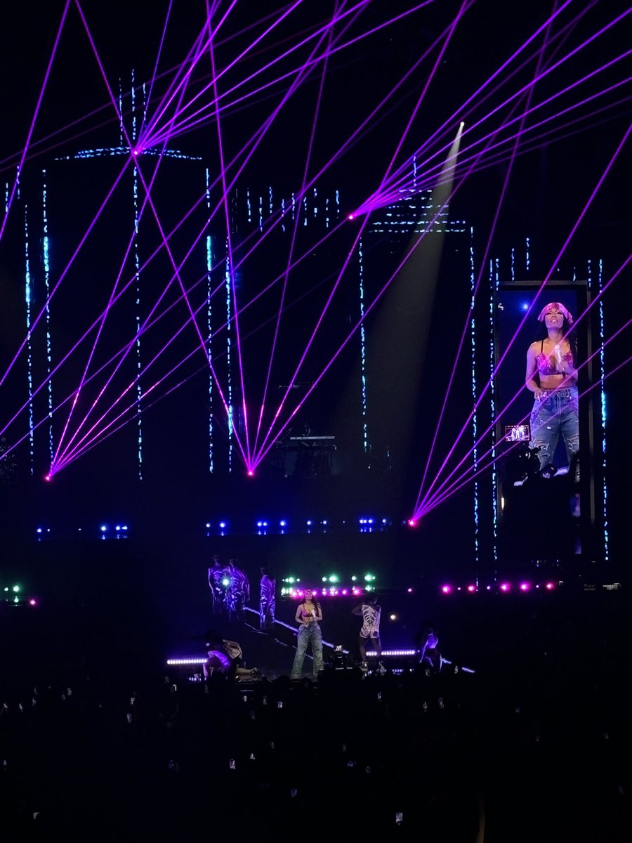 Jveee_'s tweet photo. #GAGCITY #GagCityVegas #GagCityWORLDTour #NickiMinaj 💖✨ https://t.co/bYmpM7ntE5