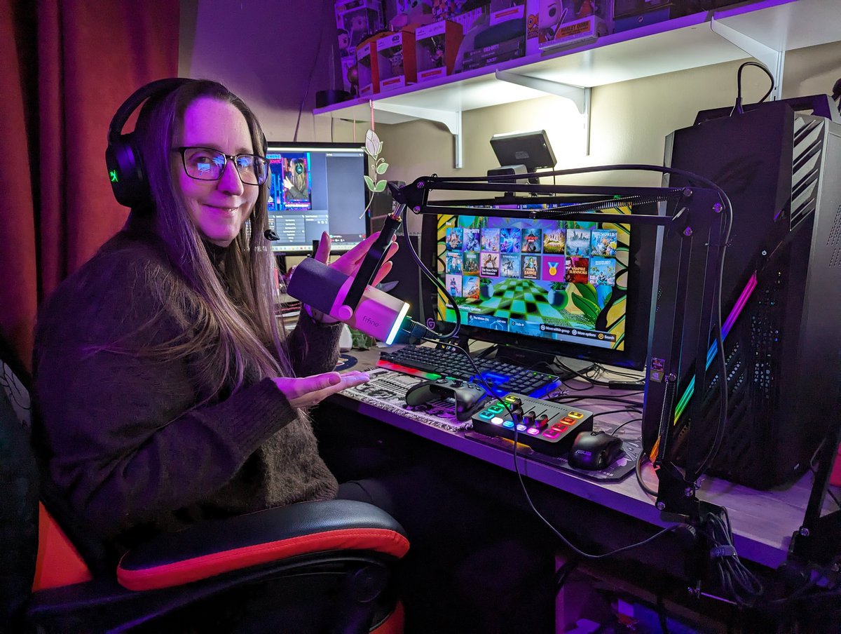 Come check out <a href="/CuteLibrarianX1/">CL 💕🦎 🇨🇦</a>'s new <a href="/FIFINEMIC/">FIFINEMICROPHONE</a> gear! WOOT! WOOT!
Come ask us what we think!

        !!!!!!! ONLINE LIVE NOW !!!!!!!

Not paid or sponsored. 
(Maybe someday 🥰)

Shareplay.tv/DualGeckoGaming
Twitch.tv/dualgeckogaming