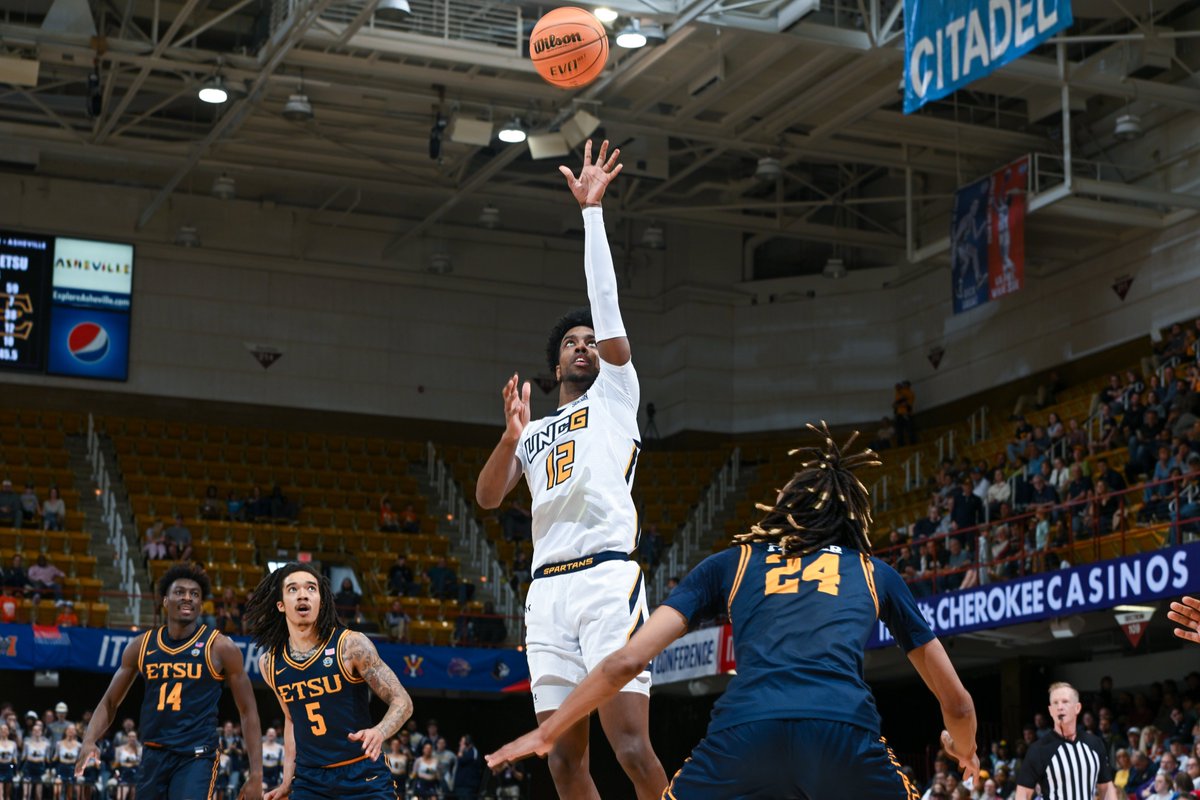 Men’s Basketball's Season Comes to an End With Loss to ETSU 📰go.uncg.edu/sa3s29 #letsgoG