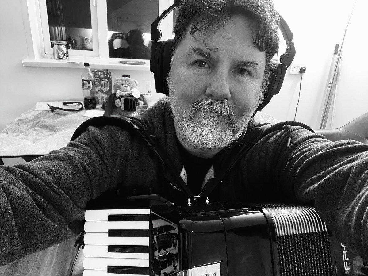 kenwhelan's tweet image. #100DaysOfPractice Day 69

I’m parking the conductors’s baton for one of of our show tunes as Those Canaan Days really needs an #accordion in it and I just happen to know an #accordionist 

Memorised my part so I can focus on cueing orchestra while playing.

#accordion