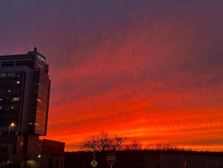 Don't forget to adjust your clocks and schedule for the start of Daylight Savings tomorrow (3/10). Beautiful sunsets like these will be an hour later in the day 😍 📸: Ashkan, PhD candidate in #UConnHealth's Biomedical Engineering Dept.
