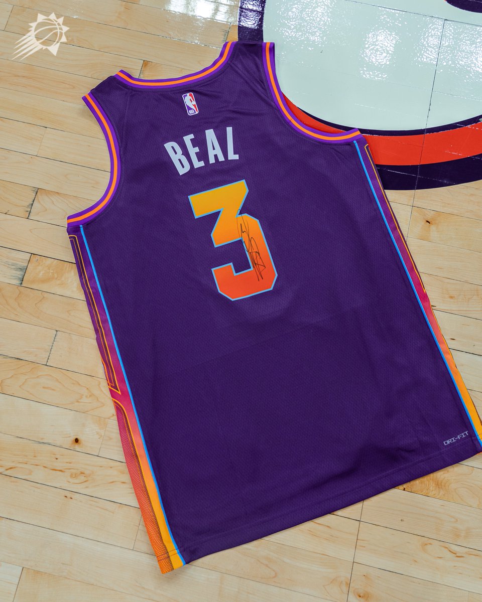 Who wants a signed Bradley Beal El Valle jersey? 👀 RT for your chance to win!