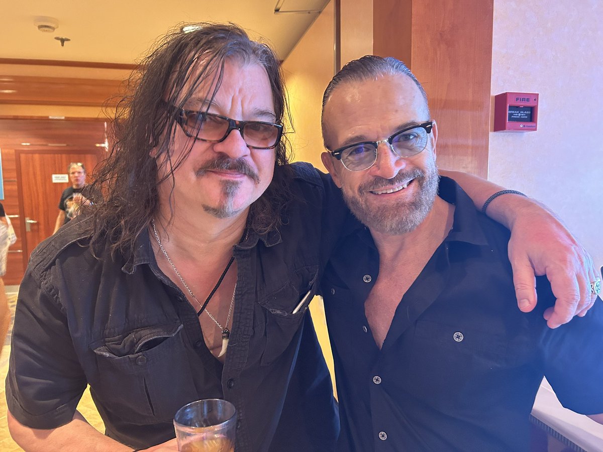 ZuckyConri's tweet photo. Michael Stolt #flowerkings 🖤🤘🏼🛳️ https://t.co/GOkOTJL6zK
