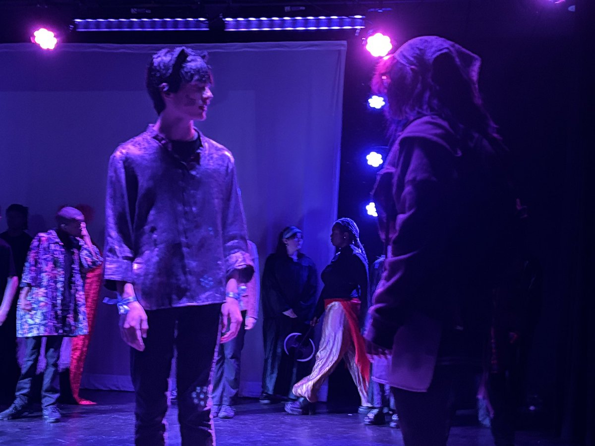 KecoughtanHigh's tweet photo. Alice vs Wonderland! KHS Theatre is amazing! 💖 https://t.co/eHutnlRSI9
