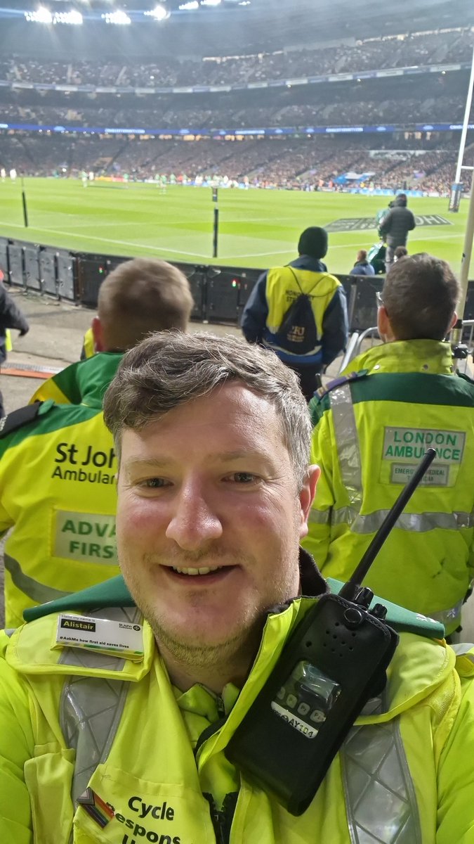 PaleyAlistair's tweet photo. Privileged to be able to support @SJALondonCRU  providing #ALS cover at @Twickenhamstad and surrounding areas helping both @Ldn_Ambulance and @SJALondonRegion ensuring crowd are provided with excellent patient care if required! #MySJADay https://t.co/axLBa9GXmv