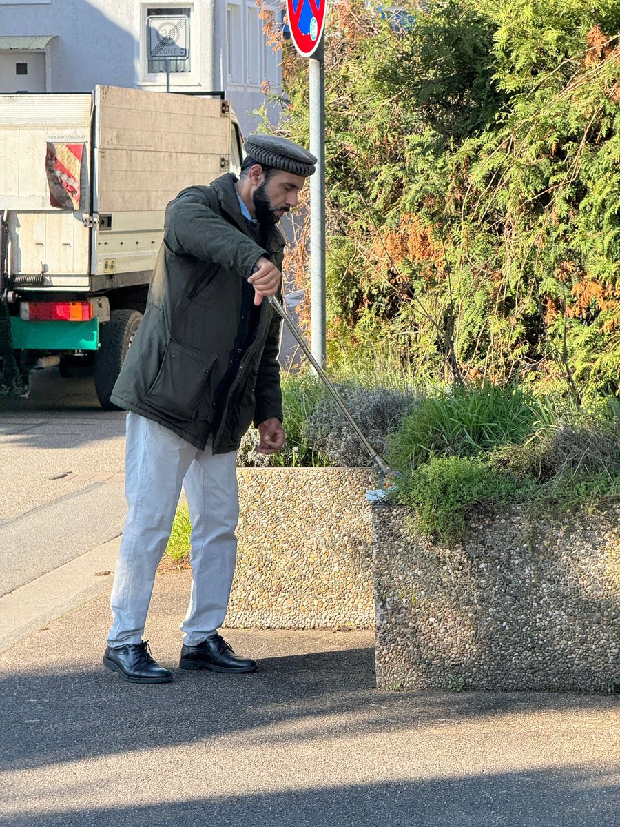 AMJ_Eppelheim's tweet photo. Eppelheim putzt sich raus!
Die Ahmadiyya Muslim Gemeinde #Eppelheim beteiligt sich an dieser Aktion und möchte somit Ihren Beitrag zur freundlichen #Umwelt leisten. Sauberkeit ist der halbe Glaube, so der Heilige Prophet Muhammad (saw).
#islam #Ahmadiyya #eppelheimputztsichraus https://t.co/uD99l7SqM2