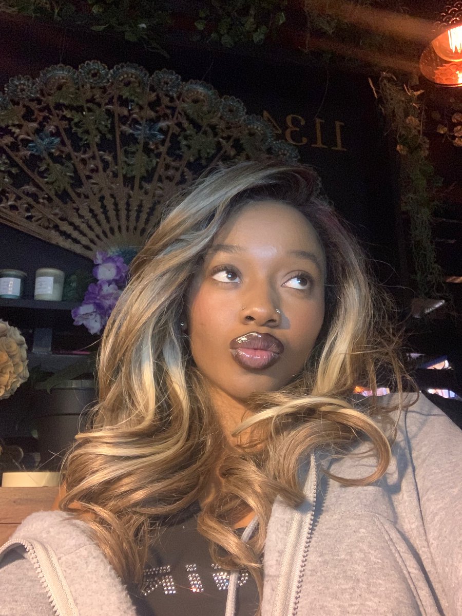 killamarisrose's tweet image. R&amp;amp;B nights ✨