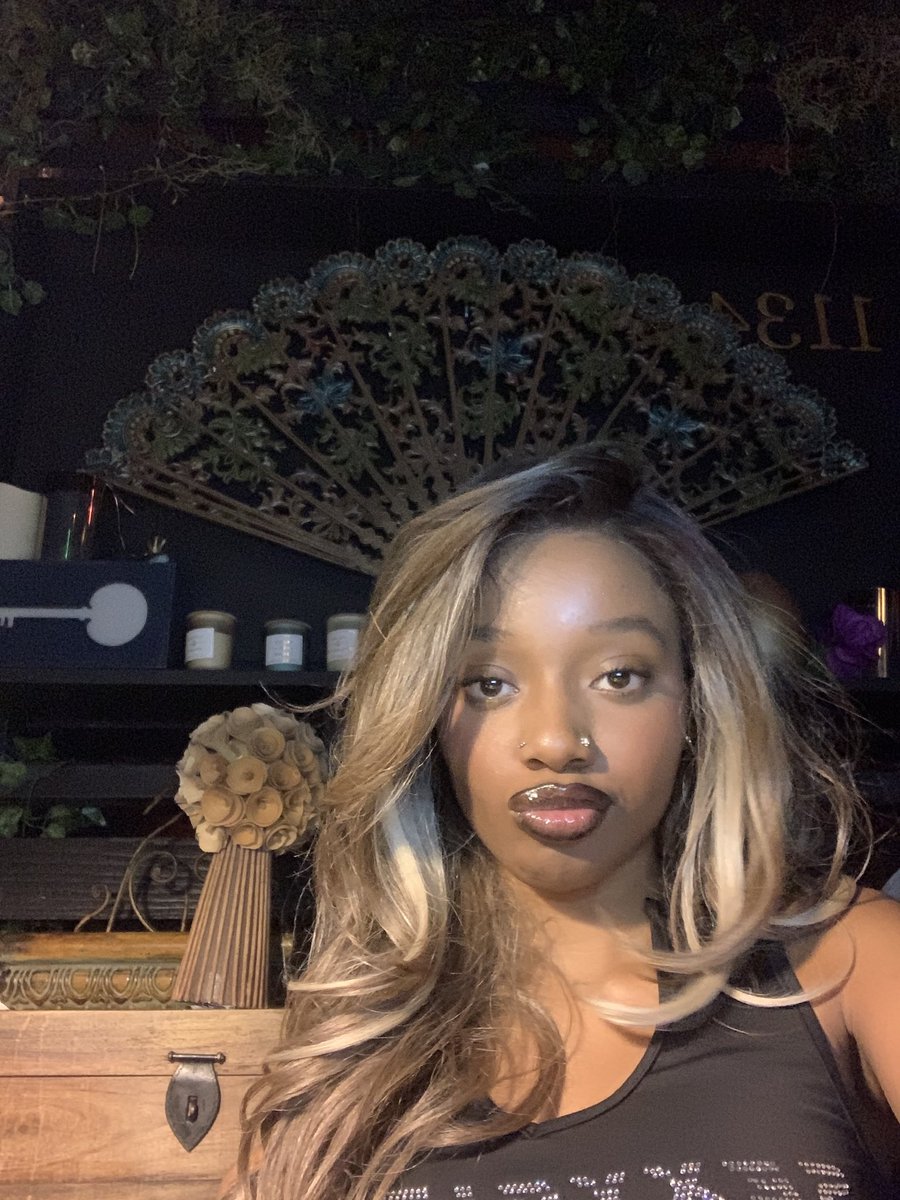 killamarisrose's tweet image. R&amp;amp;B nights ✨