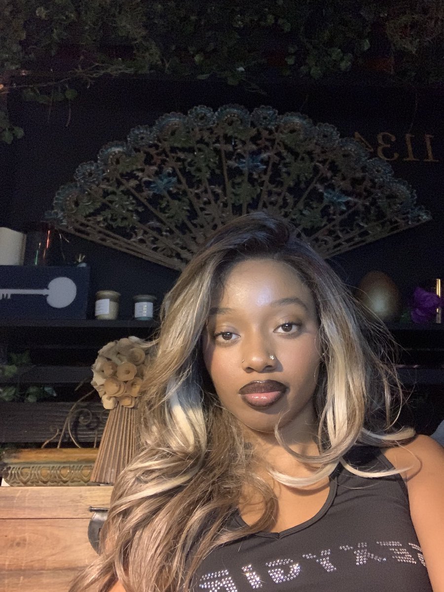 killamarisrose's tweet image. R&amp;amp;B nights ✨