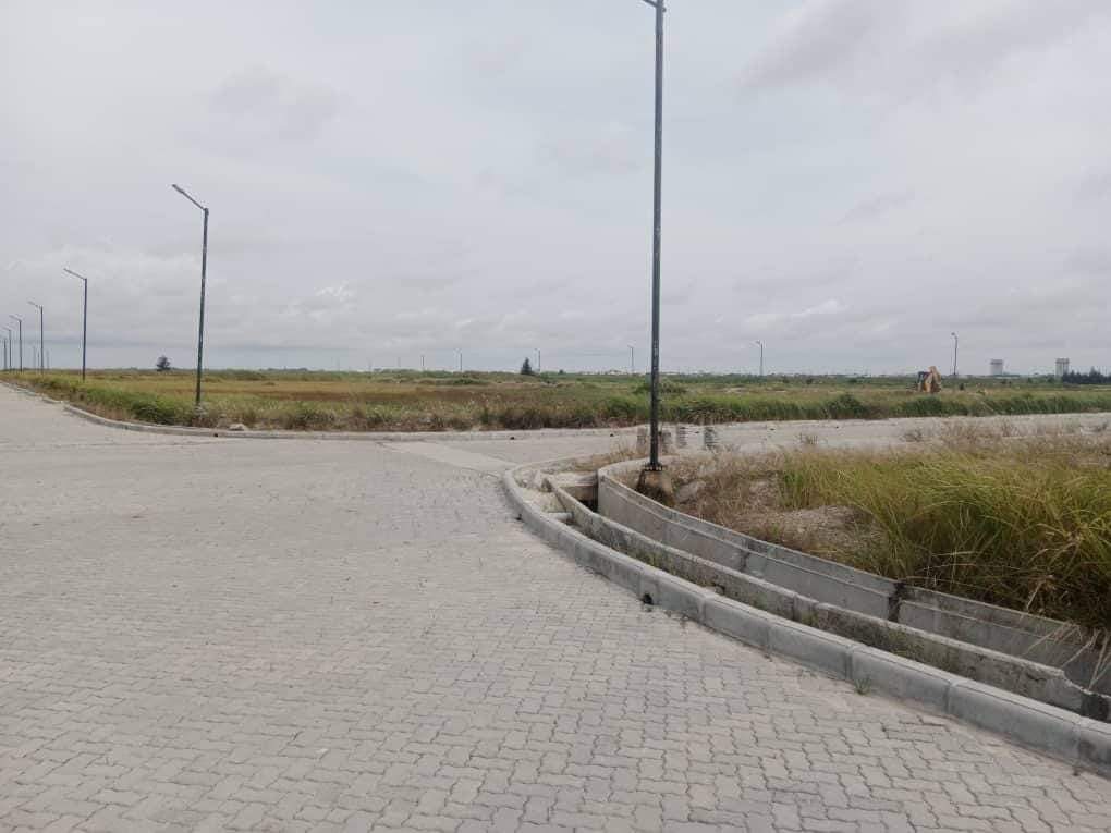 Available plots now in Orange Island, Lekki, Lagos:

650 sqm for ₦250 million ( Phase 2) 
N250 million Net price 

Facilitators / Agency Fee :;5%

For physical viewing and more information, please contact CitymartNG on:
Tel: +2349039055524, 08039243628